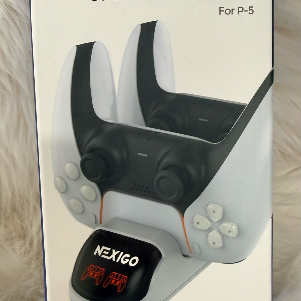NexiGo Dual Controller Charging Station for P-5